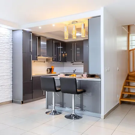 Triplex Cosy A 20min Des Champs Elysees Ferienhaus Gennevilliers